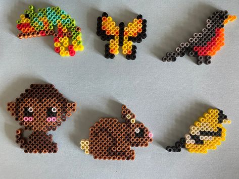 Violin Perler Beads, Perler Bead Charms, Tiny Perler Bead Patterns, Perler Accessories, Perler Charms, Perler Bead Coasters, Melts Beads, Bead Coasters, Girls Crafts