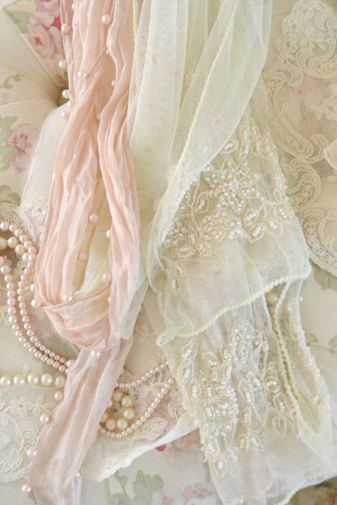 Gorgeous Pair of Vintage Lace and Silk Scarves by Jenneliserose Lace Scarves, Pretty Scarves, Pearl And Lace, Linens And Lace, Lace Scarf, Romantic Lace, Lace Ribbon, Antique Lace, Garter Stitch