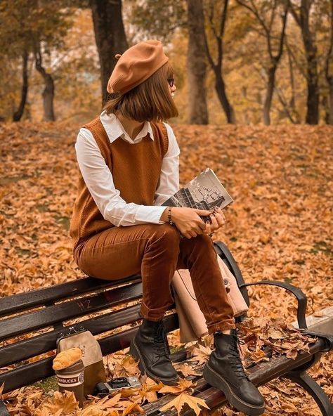 Autumn Photoshoot Ideas Models, Autumn Photography Portrait, Fall Shoot, Autumn Instagram, Fall Portraits, Halloween Photoshoot, Outdoor Photoshoot, Autumn Clothes, Fall Photoshoot