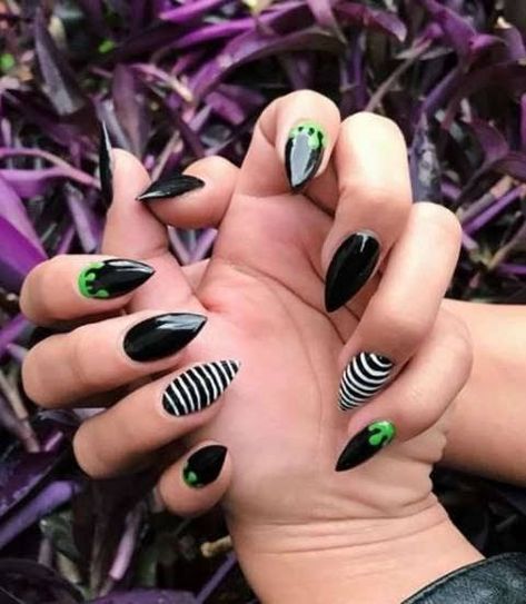 Beetleguese Nails, Beetlegeuse Nails, Beatle Juice Nail Art, Goth Almond Nails, Halloween Nails Almond Shape, Beetle Juice Nails, Bougie Nails, Honeymoon Nails, Beetlejuice Nails