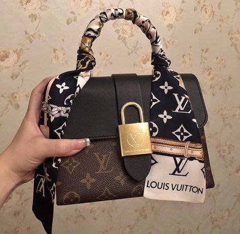 M I C H E A L L A✨ on Twitter: "dreamy… " Mochila Louis Vuitton, Zapatillas Louis Vuitton, Louis Vuitton Wallpaper, Tas Lv, Louis Vuitton Taschen, Vuitton Outfit, Louis Vuitton Outfit, Louis Vuitton Shoes Sneakers, Pochette Louis Vuitton