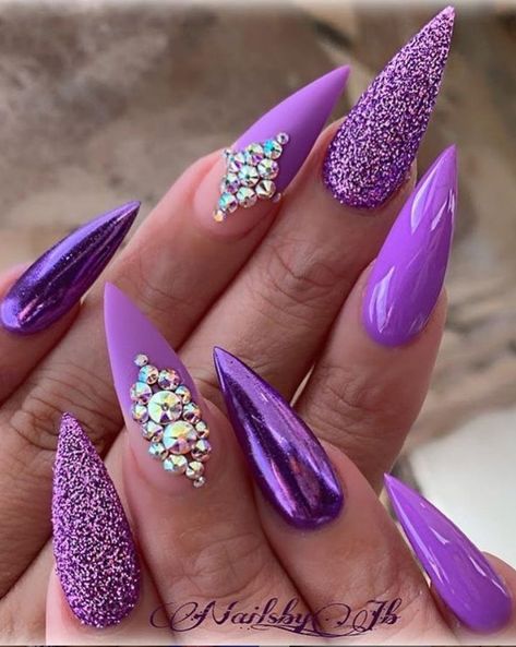 Nails Design For Summer, Purple Stiletto Nails, Long Nails Design, Purple Glitter Nails, Purple Nail Art, Nagellack Trends, Purple Nail Designs, Long Nail Designs, Grunge Nails