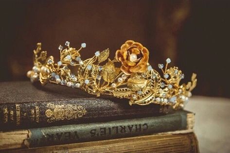 Hufflepuff Aesthetic, Crown Aesthetic, Royal Yellow, Vintage Tiara, Royalty Aesthetic, Royal Aesthetic, Gold Aesthetic, Princess Aesthetic, Yellow Aesthetic