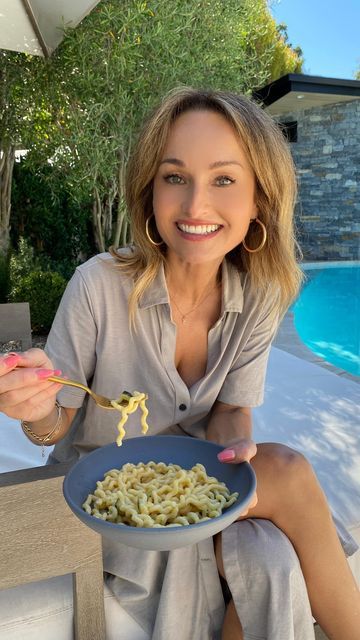 Giadzy on Instagram: "This vegetarian version of classic carbonara still has the depth of flavor thanks to the browning of the zucchini. And of course, it still has all the rich, creamy goodness of a classic carbonara as well! 🙌 Grab the #recipe in the profile link! https://giadzy.com/blogs/recipes/zucchini-carbonara?_pos=1&_psq=zucchini+carbon&_ss=e&_v=1.0" Classic Carbonara, Zucchini Carbonara, Love Recipe, Recipes Zucchini, Giada Recipes, Pasta Meals, Carbonara Recipe, Carbonara Pasta, Pasta Dinner Recipes