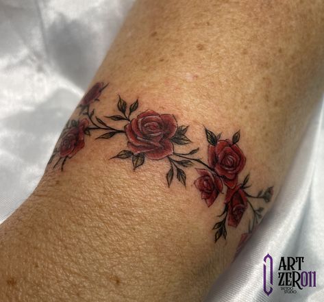 Rose Anklet Tattoos For Women, Rose Bracelet Tattoo, Anklet Tattoos For Women, Border Tattoo, Rose Vine Tattoos, Thorn Tattoo, Rose Thorns, Anklet Tattoos, Vine Tattoos