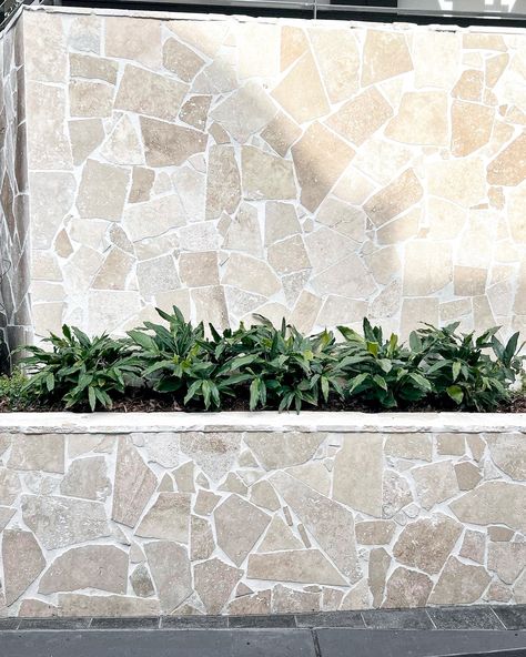 Crazy Stone Wall, Crazy Paving Travertine, Stone Courtyard Ideas, Terrace Wall Tiles, Crazy Pave Wall, Crazy Tiles Outdoor, Crazy Tiles, Crazy Pavers, Feature Wall Cladding