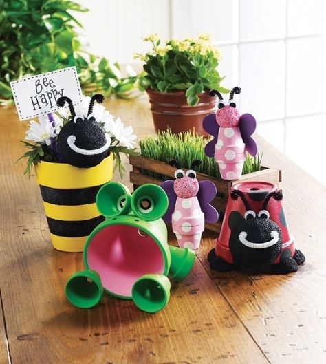 Flowerpot animals. We have to do some for this kids garden , domt u think anita Pots Diy, Clay Pot Projects, Flower Pot People, Terra Cotta Clay Pots, Clay Pot People, Terra Cotta Pot Crafts, Painted Clay Pots, Pot Crafts, Clay Flower Pots