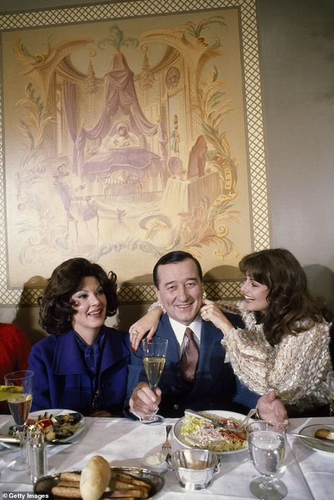 Italian-born restaurateur Sirio Maccioni with socialites Anna Moffo Sarnoff (left) and Chr... Anna Moffo, French Restaurant, Rich And Famous, Farm Heroes, Antique Collection, Antique Furniture, Manhattan, Art Decor, In Italy