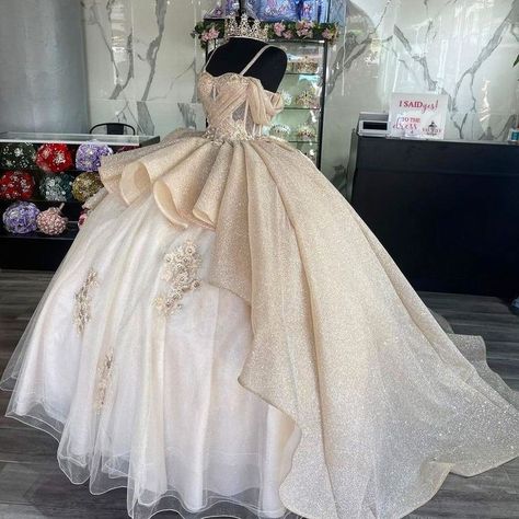 Champagne Quince Robe, White Quince Dress, Champagne Quince Dresses, Sweet 16 Ball Gown, Sweet 16 Ball, Dream Quinceanera, Champagne Quince, Dress Sweet 16, Champagne Quinceanera Dresses