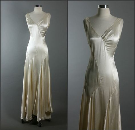 1930's Nightgowns from movies | Vintage 30s Plunging Neckline Silk Bias Cut Cocktail Party Wedding ... Claire Mccardell, Bias Dress, 30s Dress, Party Wedding Dress, Satin Gowns, Cocktail Party Wedding, Deco Dress, Silk Dress Vintage, Yule Ball