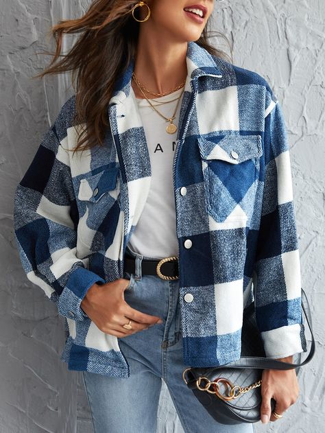 Overshirt Women, Plaid Shirt Outfits, Magic Clothes, Winter Mode Outfits, Fashion Top Outfits, Casual Outfit Inspiration, Women Overcoat, Plaid Coat, Hippie Outfits