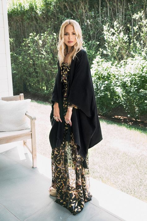 Rachel Zoe’s Obsessions For August Rachel Zoe Style Outfits, Rachel Zoe Style, Boho Fashion Over 40, 40 Fashion Women, The Zoe Report, Estilo Boho Chic, Style Muse, Black Outfits, Fashion For Women Over 40