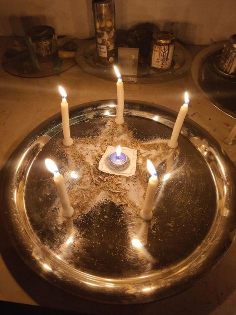 Black Magic Ritual, Black Magic Video, Evil Magic, Crystals Healing Grids, White Magic Spells, Witches Altar, Couple Texts, Magic Aesthetic, Spiritual Healer