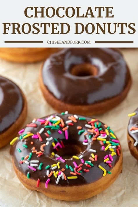 Donut Calories, Breakfast Donuts, Yeast Donuts, Homemade Donuts Recipe, Fried Donuts, Chocolate Glazed Donuts, Breakfast Vegan, Canned Frosting, Heat Rash