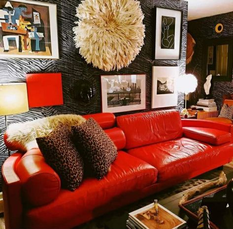 Red Couch Photoshoot, Red Couch Aesthetic, Red Sofa Aesthetic, Leather Couch Decorating, Red Leather Couches, Red Couch Living Room, Red Leather Sofa Modern, Modern Sofa Red, Red Couch