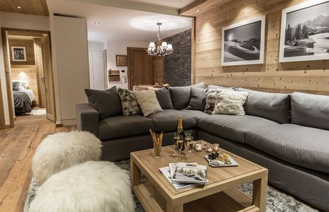 Courchevel 1650 Location Appartement proche des pistes de ski Ski Chalet Decor, Alpine House, Craftsman Decor, Ski Decor, Ski Chalets, Chalet Style, Ski Chalet, Ski Lodge, Two Bedroom Apartments