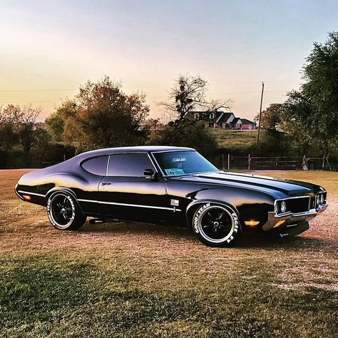 Cutlass Car, 1970 Oldsmobile 442, Rad Racer, Concept Cars Vintage, Cars Drive, Old Muscle Cars, Oldsmobile 442, Old Ford Trucks, Pontiac Lemans