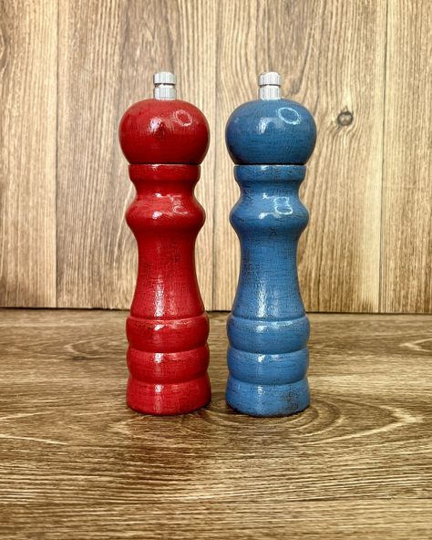 🔴🔵Colorful or 🟤⚪ Earthy? Which pepper mill set suits your style? No matter which one you choose, our mills are ready to spice up your kitchen! 🌶️😊 . . . #kitchenware #kitchenessentials #handmade #naturalmaterials #kitchendecor #rustickitchen #etsy #cooking #cookinggifts #houseware Pepper Mill, Rustic Kitchen, Kitchen Essentials, Spice Up, You Choose, Natural Materials, Spice Things Up, Your Style, Kitchen Decor