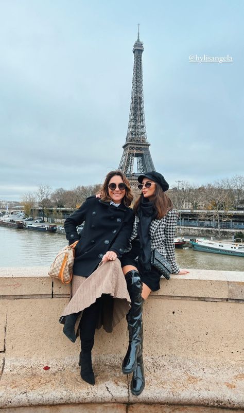 Mom And Daughter Travel Aesthetic, Mom And Daughter Europe Trip, Mom Daughter Travel, Parents And Daughter Aesthetic, Mom And Daughter Travel, Mother And Daughter Travel, Mother Daughter Travel, Mom And Daughter Trip, Mother Daughter Trips