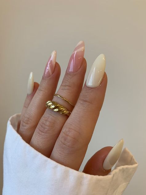 Vanilla Nails, Detail Nails, Medium Almond, Acrylic Press On Nails, Nails Salon, Casual Nails, Almond Shape, Girls Nails, Minimalist Nails