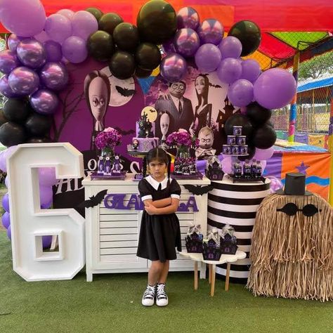 Adams Family Birthday Party Decorations, Wensday Theme Party, The Addams Family Party Ideas, Wendsday Party Ideas, Wednesday Adams Bday Party, The Addams Family Birthday Party, Wednesday Adams Birthday Party Theme, Wensday Birthday Party Ideas, Wednesday Themed Birthday Party Decorations