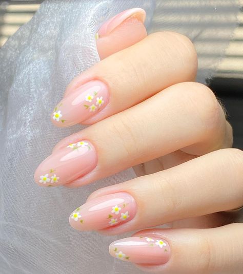 Pink Flower Nails, Pastel Pink Nails, Ring Finger Nails, Light Pink Nails, Floral Nail Designs, Simple Gel Nails, Nail Style, Nails Only, Yellow Nails