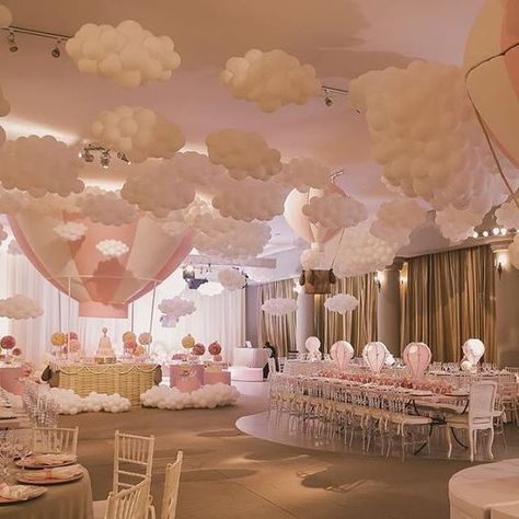 Girl Shower Themes, Hot Air Balloon Party, Idee Babyshower, Ballon Party, Baby Bear Baby Shower, Baby Shower Gender Reveal, Baby Shower Balloons, Baby Party