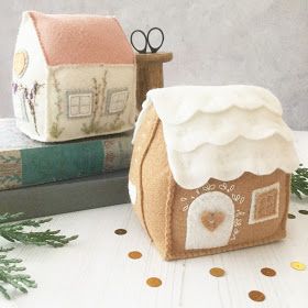 Gorgeous Tutorial for a house pincushion, from Pretty Fabrics & Trims Felt Houses, Craft Houses, Felt Pincushions, Felt House, House Pattern, Pin Cushions Patterns, Felt Crafts Christmas, Christmas Spices, Free Sewing Pattern