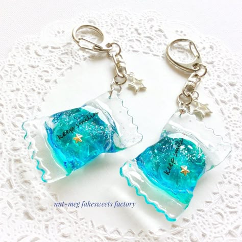 Crystal Aesthetic, Kawaii Jewelry, Magical Jewelry, Kawaii Accessories, Resin Ideas, Diy Resin Crafts, Resin Craft, Mini Things, Resin Charms