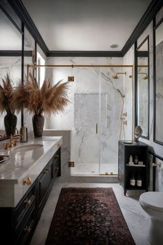 Dark Bathroom Design Ideas, Black Marble Bathroom Decor, Bathroom Remodel Dark Floor, Black White Marble Bathroom, Black Gold Marble Bathroom, Dark Moody Master Bath, Moody Romantic Bathroom, Dark Master Bath Ideas, Moody Master Bath Inspiration