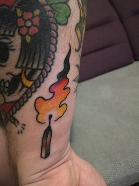 Tattoo von Basti Match Tattoo Fire Traditional, Match Tattoo Fire, School Sketches, Tattoo Fire, Match Tattoo, Flames Tattoo, Americana Tattoo, Arm Tats, Cool Tattoo Drawings