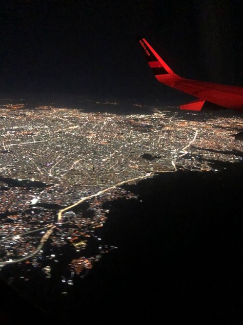 #guadalajara #nightcity #sky #noche #ciudad #travel Night Cities, City Lights At Night, Night City, 2025 Vision, 2024 Vision Board, City Lights, 2024 Vision, Airplane View, Paradise