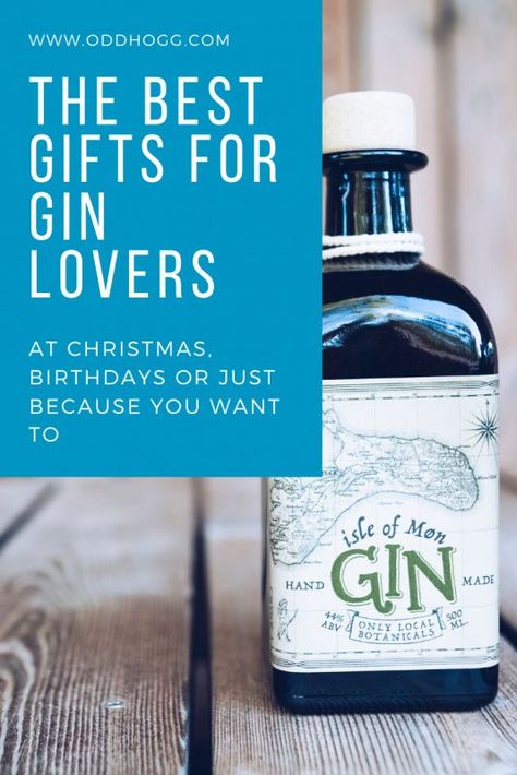 Gifts for gin lovers. The ultimate list of gin gifts for people who love gin. Gin themed homeware, gin bottles, gin glasses and lots more to keep your gin loving friends happy this Christmas #gin #giftideas #christmasgifts Gin Miniatures, Christmas Gin, Gifts For Gin Lovers, Gin O Clock, Gin Distillery, Sloe Gin, Gin Glasses, Natural Spring Water, Gin Gifts