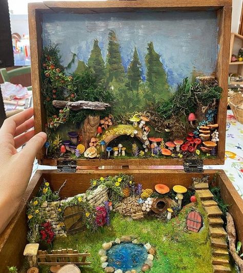 Fairy Garden Box, Mint Tin Crafts, Forest Crafts, Jewelry Box Makeover, Disney Enchanted, Fairy House Diy, Diy Doll Miniatures, Mini Doll House, Shadow Box Art