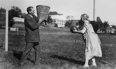 Here's the history of basketball—from peach baskets in Springfield to global phenomenon Peach Basket, James Naismith, Carolina Do Norte, Ray Allen, Lou Gehrig, Rare Historical Photos, Basketball History, Christopher Robin, James Joyce