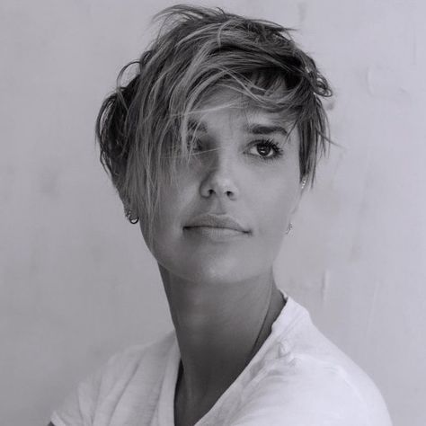 Pixie Cuts For Thick Hair, Cuts For Thick Hair, Arielle Kebbel, Thick Hair Cuts, Long Pixie, Very Short Hair, Special One, Love Lucy, I Love Lucy