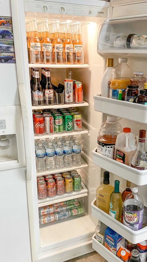 Drink Fridge Organization, Garage Fridge Ideas, Alcohol Fridge, Full Fridge Goals, Organised Fridge, Garage Fridge, Fridge Organisation, Full Fridge, Drinks Fridge