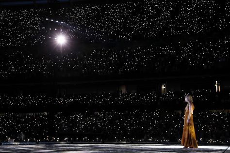 Eras Tour Chicago, Taylor Swfit, Computer Wallpaper Hd, Taylor Swift Web, Laptop Backgrounds, Soldier Field, Taylor Swift The Eras Tour, Computer Backgrounds, Taylor Swift Funny