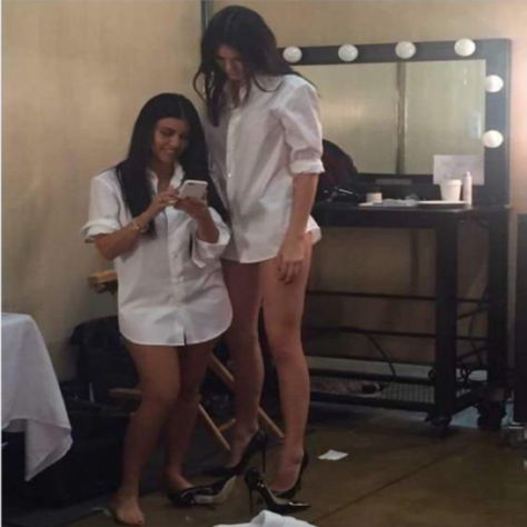 39 Things That Literally Only Happen To Girls Shorter Than 5'1" Short Friend, Kylie Jenner Fans, Tall Friends, Tall And Short, Short Person, Kyle Jenner, Kim K Style, Mom Pictures, Kardashian Photos