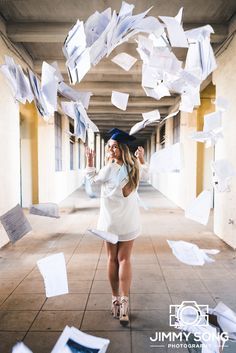 Masters Graduation Pictures, Graduation Pic Ideas, Nursing Graduation Pictures, Masters Graduation, College Graduation Photoshoot, College Graduation Pictures Poses, College Graduation Photos, Graduation Photography Poses, College Graduation Pictures