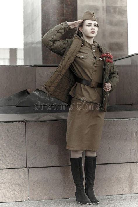 Soviet Fashion, Workwear Vintage, Soviet Army, Women's Uniforms, Army Women, Female Soldier, Army Uniform, Army Girl, Girls Uniforms