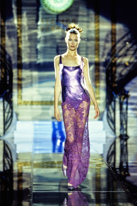 Atelier Versace Spring 1996 Couture Collection | Vogue Versace 90s, 00s Mode, Versace Runway, Versace Vintage, 90s Runway Fashion, Versace Spring, Mode Chanel, Versace Fashion, Versace Dress