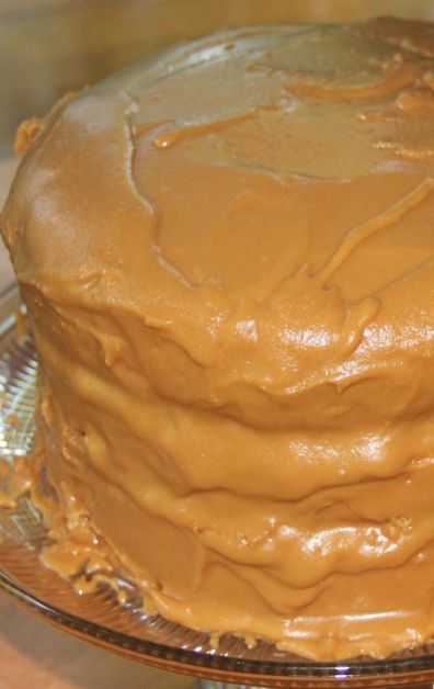 Southern Caramel Cake Caramel Cake Frosting, Carmel Cake, Southern Caramel Cake, Caramel Cake Recipe, Southern Cake, Caramel Icing, Easy Caramel, Caramel Frosting, Southern Kitchen