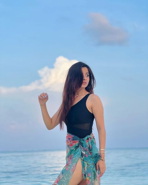 Mahima Makwana on Instagram: “🌊 @cocoonmaldives @thecocooncollection @goldcoastfilmsofficial . . . Styled by - @krishi1606 Wearing - @angelcroshet_swimwear” Mahima Makwana, Hot Images, Swimwear Online, Bollywood Girls, Hottest Pic, Black Swimsuit, Monokini, Beach Dresses, Net Worth