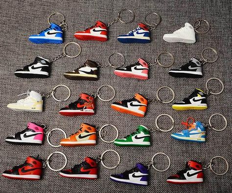 Car Keychain Ideas, Shoes Keychain, Sneaker Keychain, Off White Sneakers, Keychain Ideas, Gifts For Friend, Airpod Cases, All Nike Shoes, No Bad Days