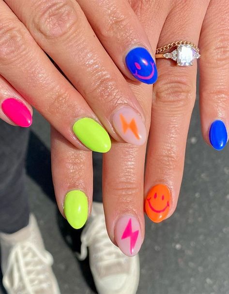 Neon Nail Art Short Nails, Easy Bright Nails, Summer Birthday Nail Ideas, 80s Theme Nails, Short Festival Nails, Cute Funky Nails Summer, Short Nails Bright, Bright Nail Ideas Neon, Summer Nail Ideas 2024