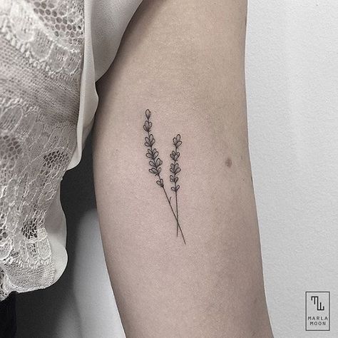 Minimal Lilac Tattoo, Aestethic Pictures, Lilac Tattoo, Whimsical Tattoos, Lavender Tattoo, Muster Tattoos, Dragonfly Tattoo, Tattoo Feminina, Dainty Tattoos