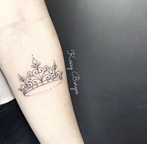 1994 Tattoo Ideas Women, Princess Crown Tattoos, Tiara Tattoo, Small Crown Tattoo, Crown Tattoos For Women, Jeff Daniels, Crown Tattoos, Small Crown, Crown Tattoo Design