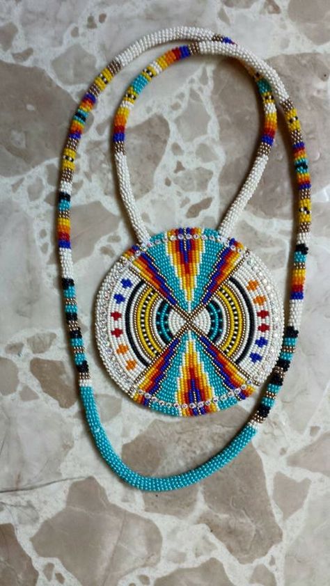 Medallion Beading Native, Powwow Beadwork, Beaded Medallion, Indian Beadwork, Native American Beadwork Patterns, Native Beading, Native Beading Patterns, Beadwork Designs, Beading Patterns Free