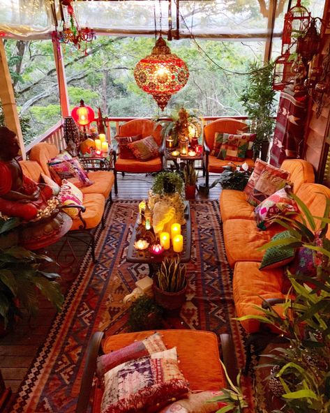 Home Tour: Stunning Maximalist and Boho Chic Home ~ The Keybunch Decor Blog Outdoor Blog, Asma Kat, Balkon Decor, Bohemian Decoration, Bohemian House, Deco Boheme, Bohemian Living, Boho Dekor, Boho Living